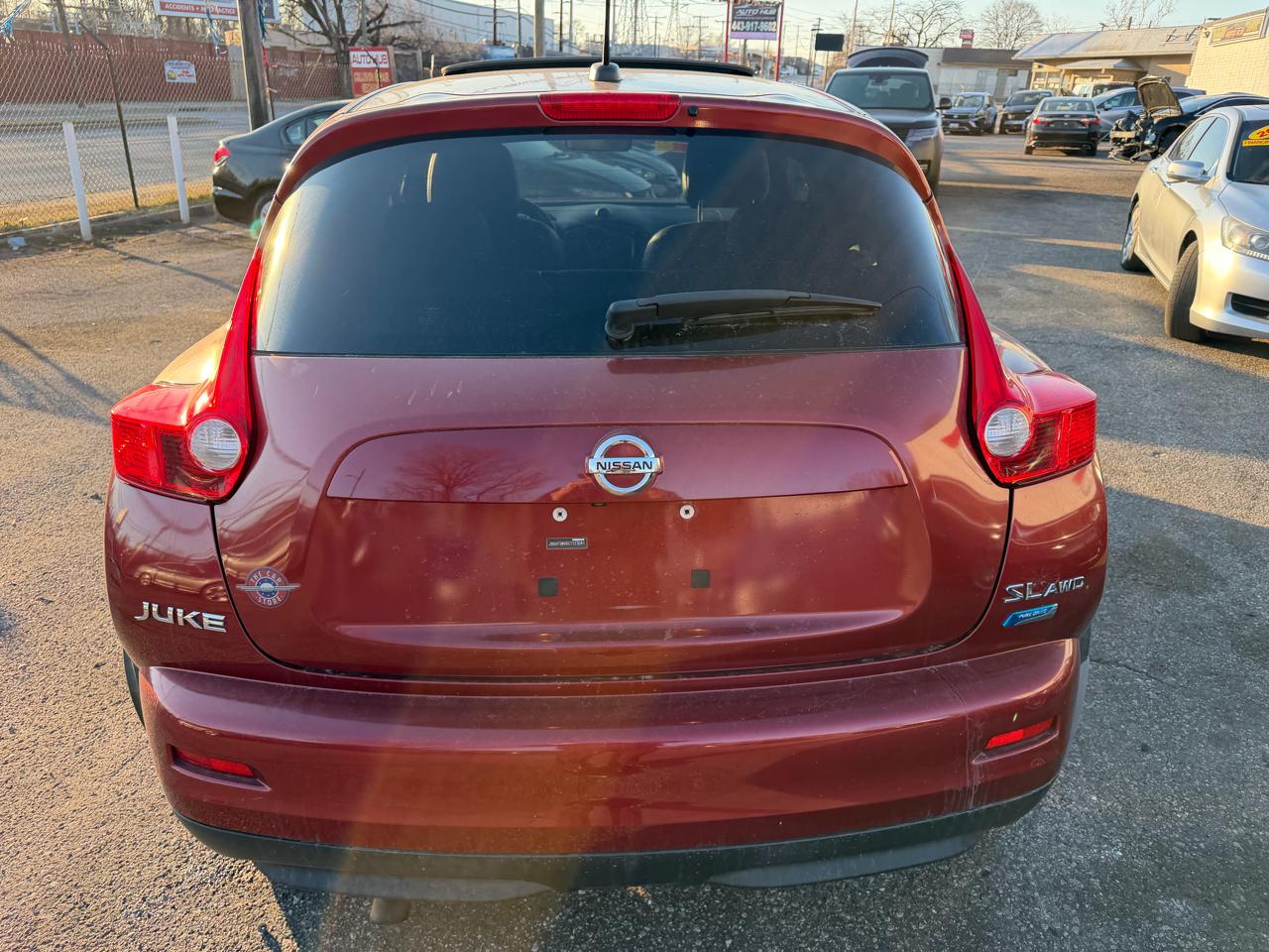 Nissan Juke S AWD 2012