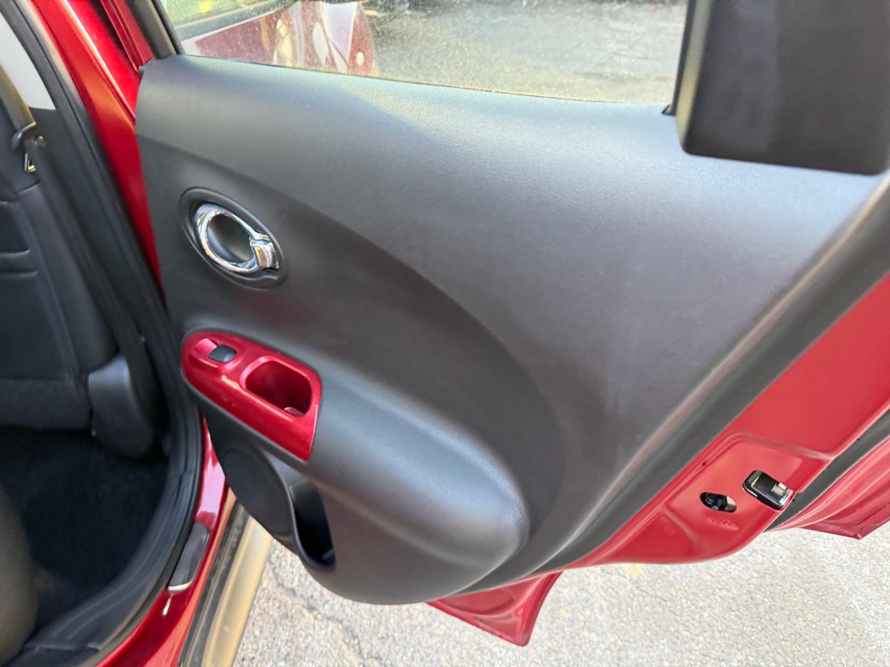 Nissan Juke S AWD 2012