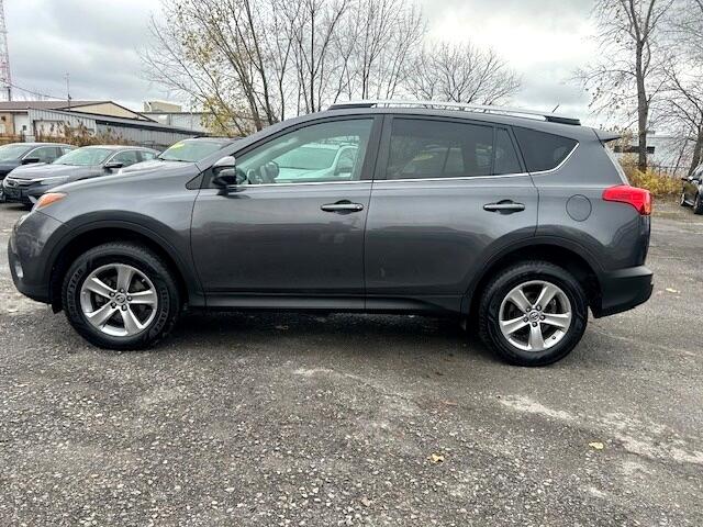 2015 Toyota RAV4 XLE photo 2