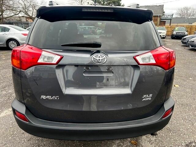 2015 Toyota RAV4 XLE photo 3