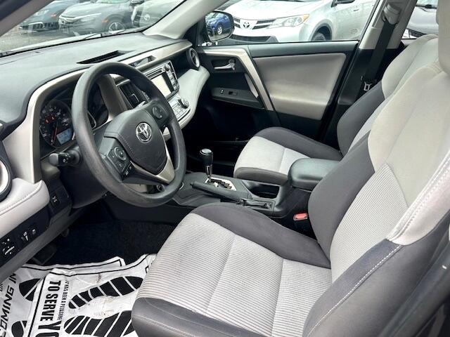 2015 Toyota RAV4 XLE photo 4