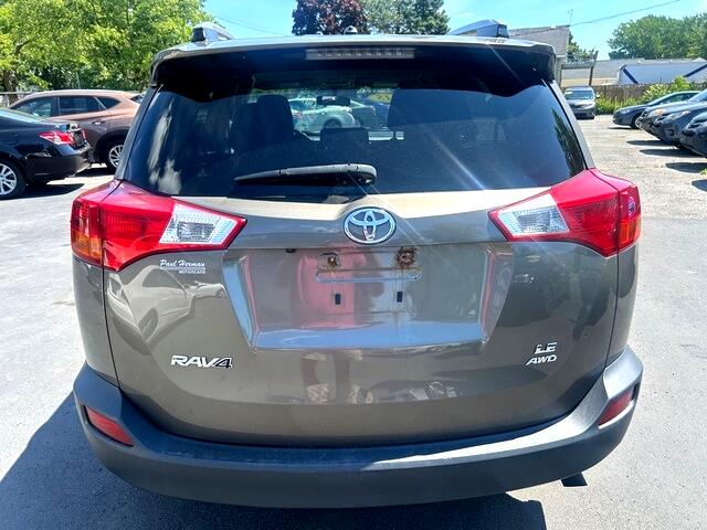2015 Toyota RAV4 LE photo 3