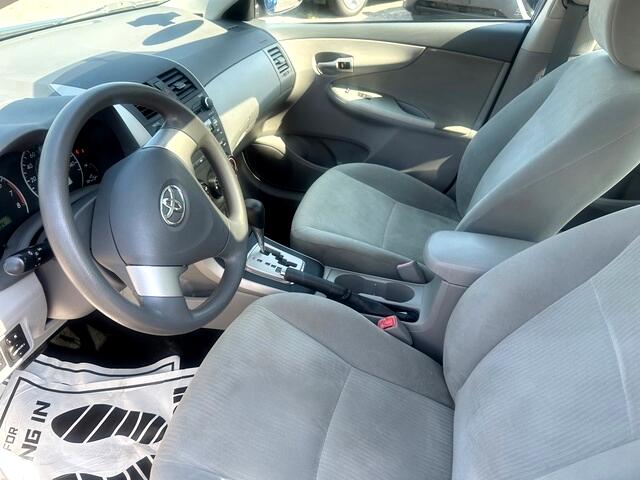 2010 Toyota Corolla photo 4