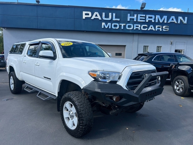 2016 Toyota Tacoma 4WD Double Cab LB V6 AT SR5 (Natl)