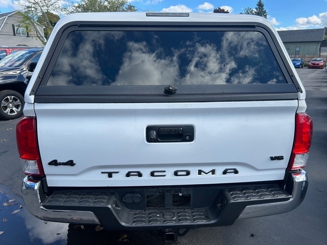 2016 Toyota Tacoma SR5 photo 3