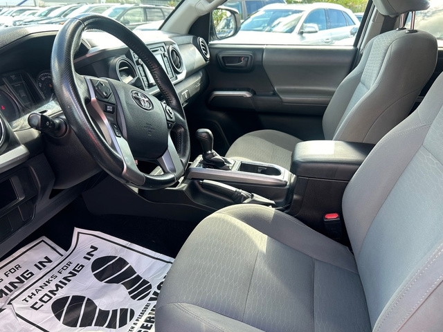 2016 Toyota Tacoma SR5 photo 4