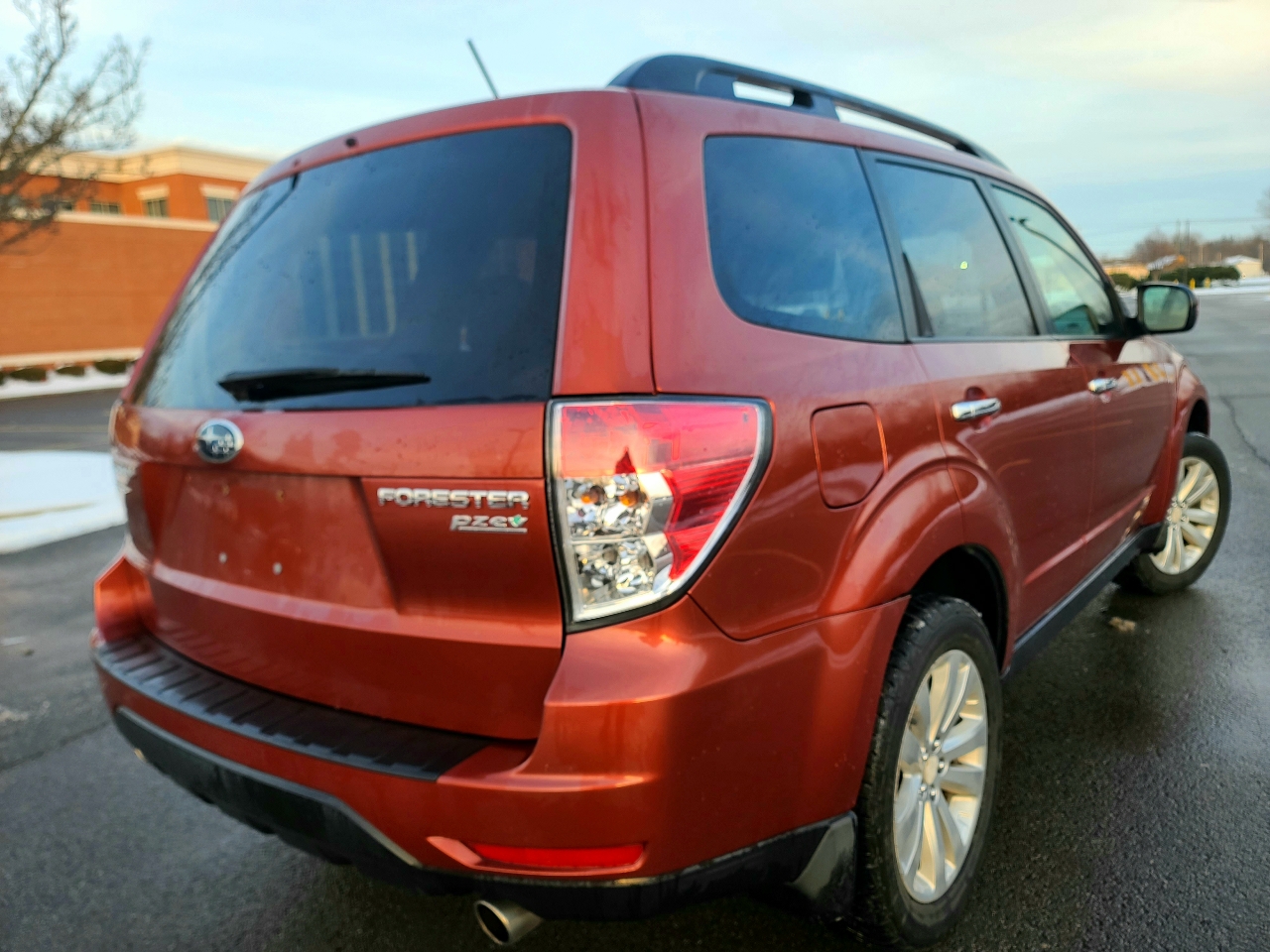 Subaru Forester 2.5X Premium 2011