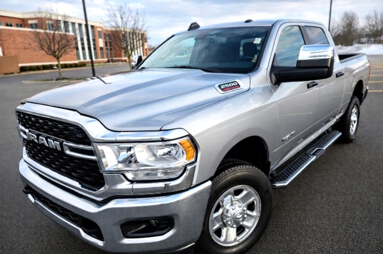 RAM 2500 Big Horn 4x4 Crew Cab 6'4" Box 2024