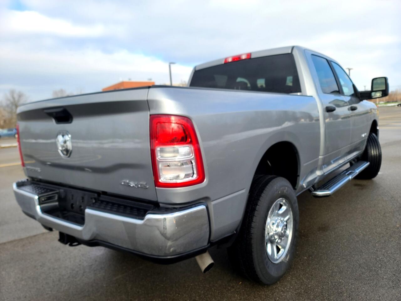 RAM 2500 Big Horn 4x4 Crew Cab 6'4" Box 2024