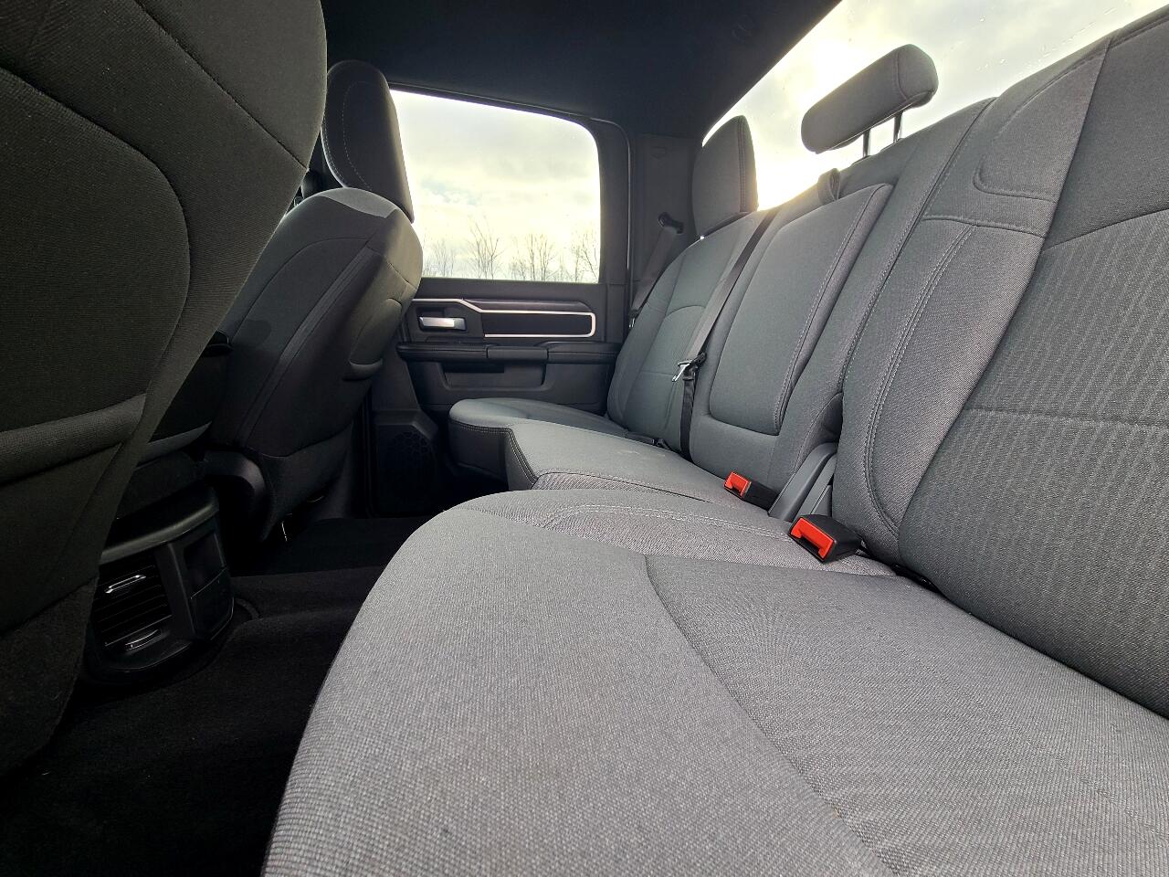 RAM 2500 Big Horn 4x4 Crew Cab 6'4" Box 2024