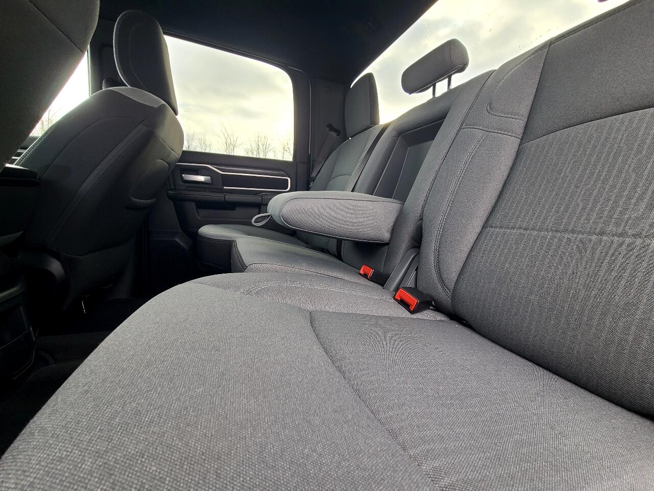 RAM 2500 Big Horn 4x4 Crew Cab 6'4" Box 2024