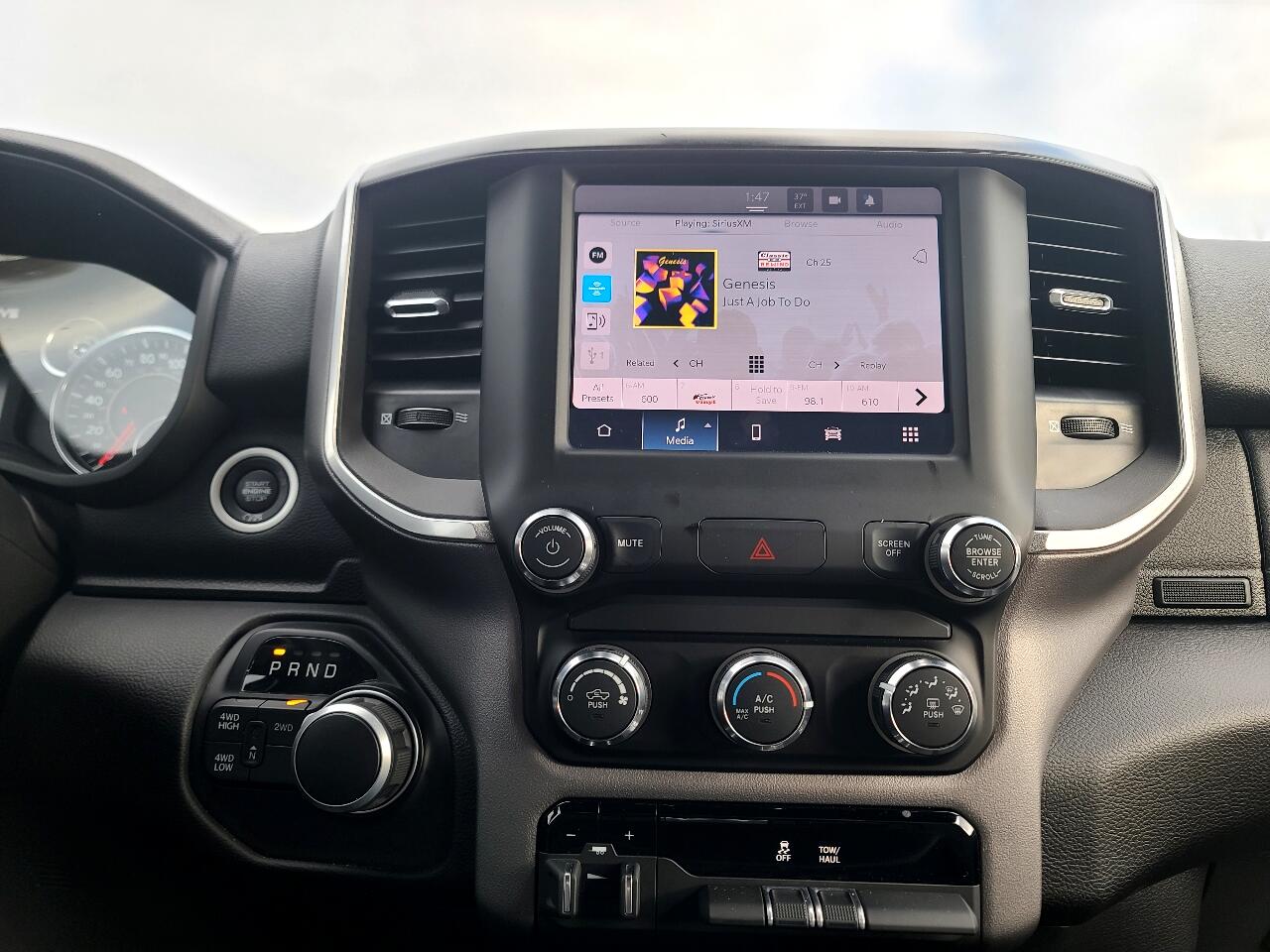 RAM 2500 Big Horn 4x4 Crew Cab 6'4" Box 2024