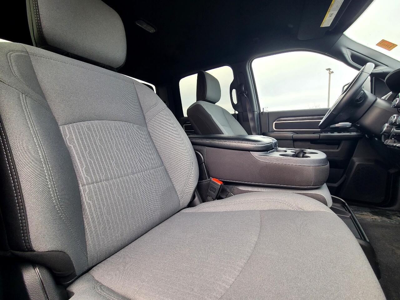 RAM 2500 Big Horn 4x4 Crew Cab 6'4" Box 2024