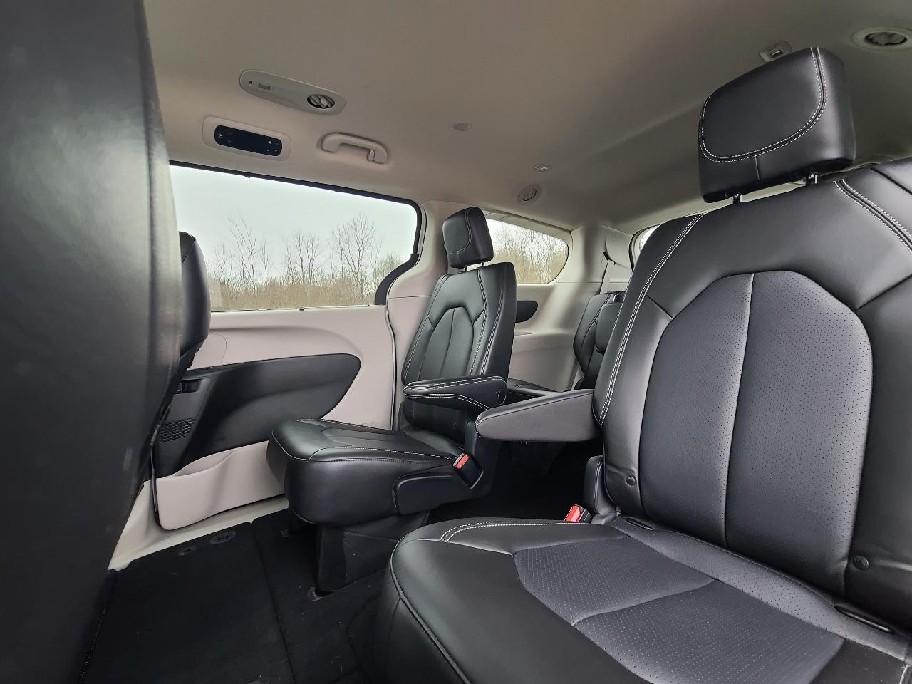 Chrysler Pacifica Touring L AWD 2023