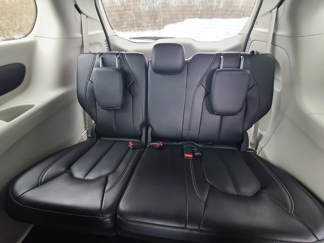 Chrysler Pacifica Touring L AWD 2023