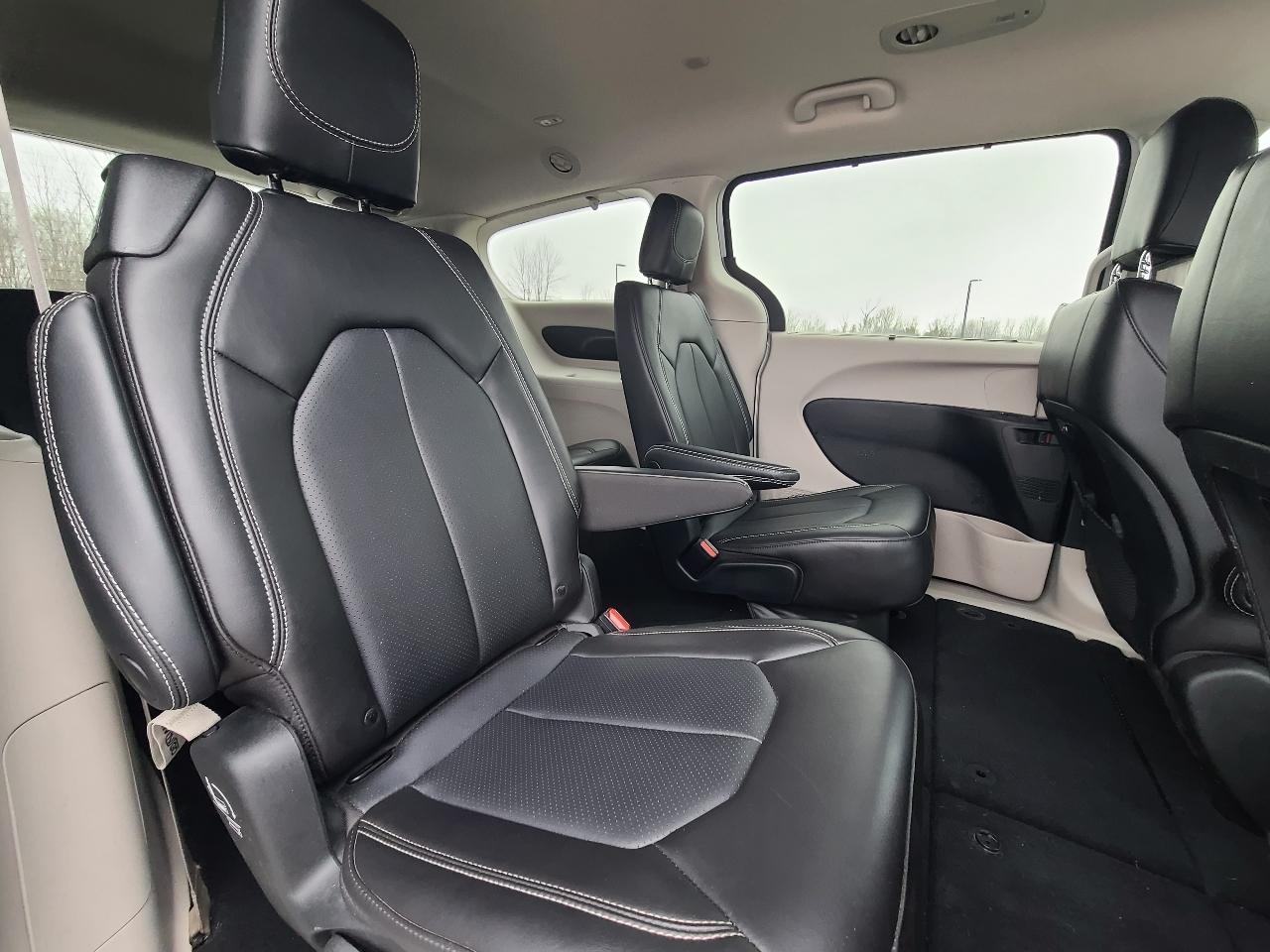 Chrysler Pacifica Touring L AWD 2023