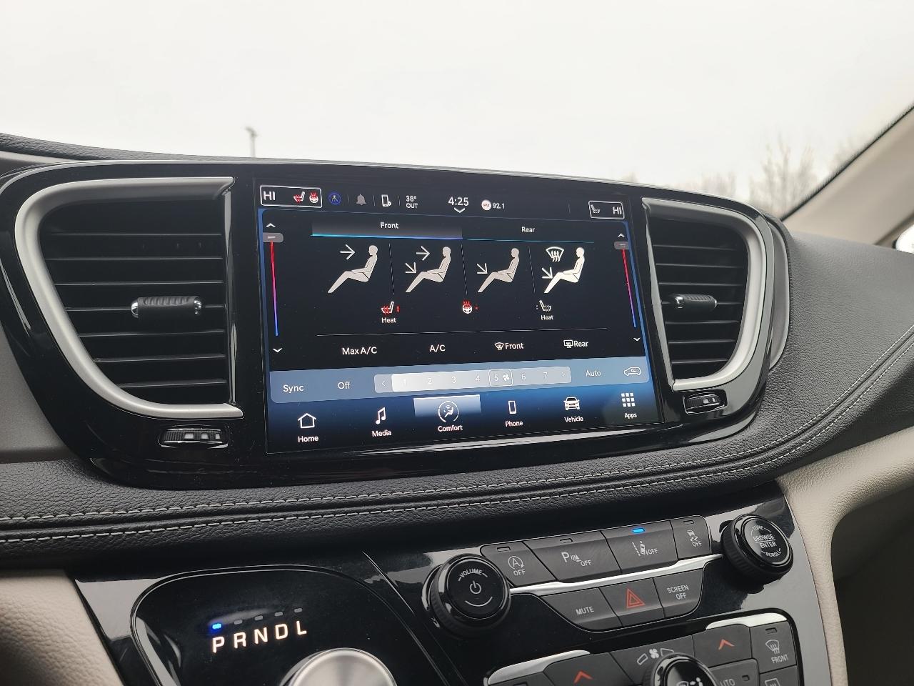 Chrysler Pacifica Touring L AWD 2023