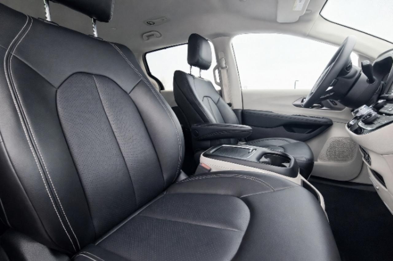 Chrysler Pacifica Touring L AWD 2023