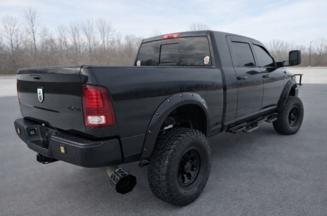 RAM 2500 Lone Star 4x4 Mega Cab 6'4" Box 2015