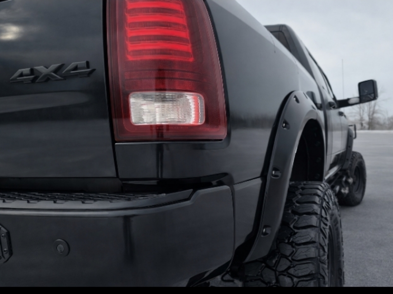 RAM 2500 Lone Star 4x4 Mega Cab 6'4" Box 2015