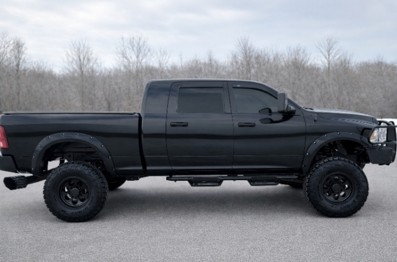 RAM 2500 Lone Star 4x4 Mega Cab 6'4" Box 2015