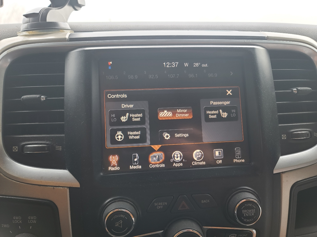 RAM 2500 Lone Star 4x4 Mega Cab 6'4" Box 2015