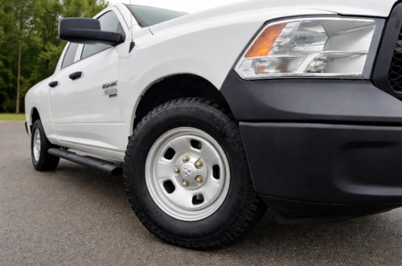 RAM 1500 Classic Tradesman Quad Cab 4WD 2023