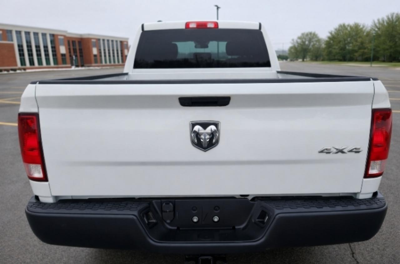 RAM 1500 Classic Tradesman Quad Cab 4WD 2023