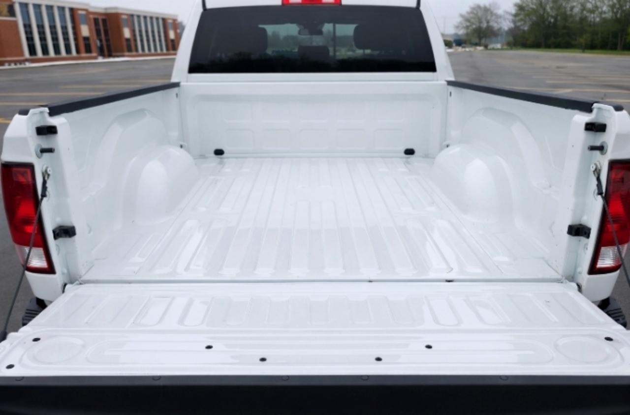 RAM 1500 Classic Tradesman Quad Cab 4WD 2023