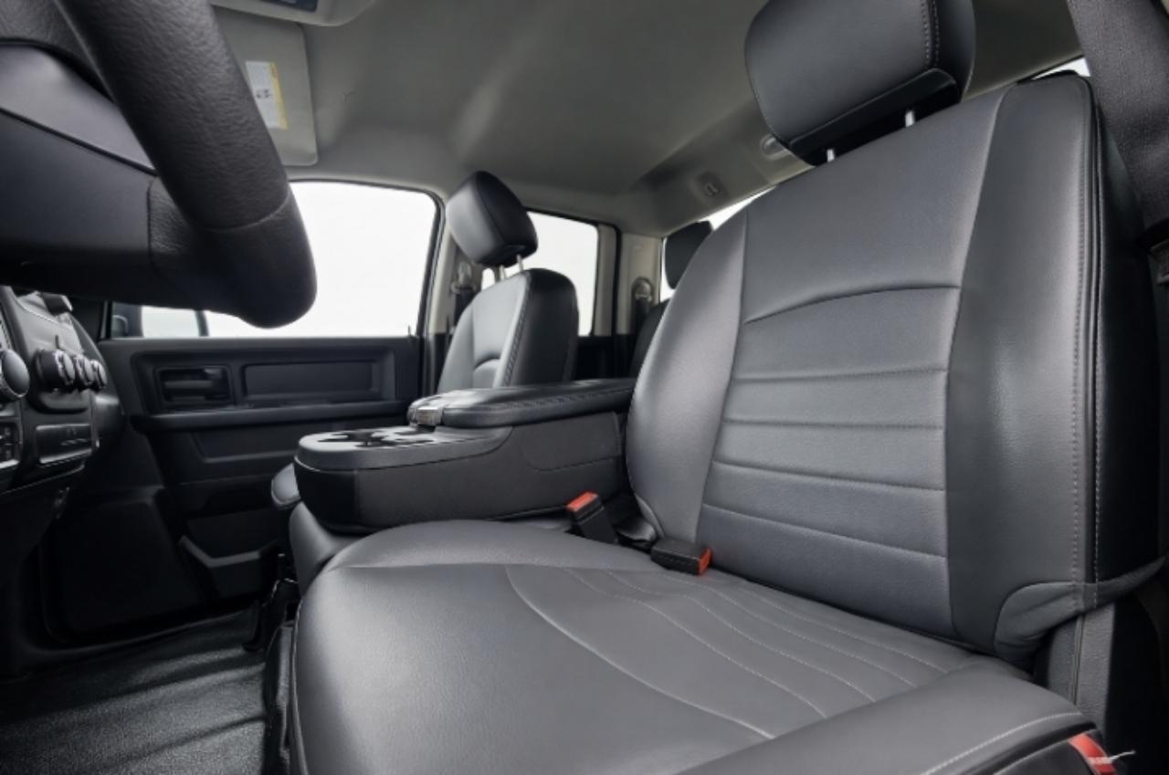 RAM 1500 Classic Tradesman Quad Cab 4WD 2023