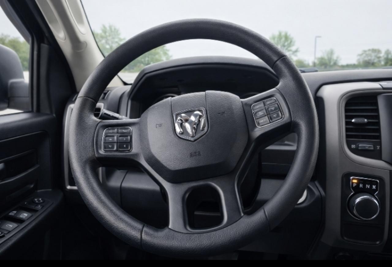 RAM 1500 Classic Tradesman Quad Cab 4WD 2023