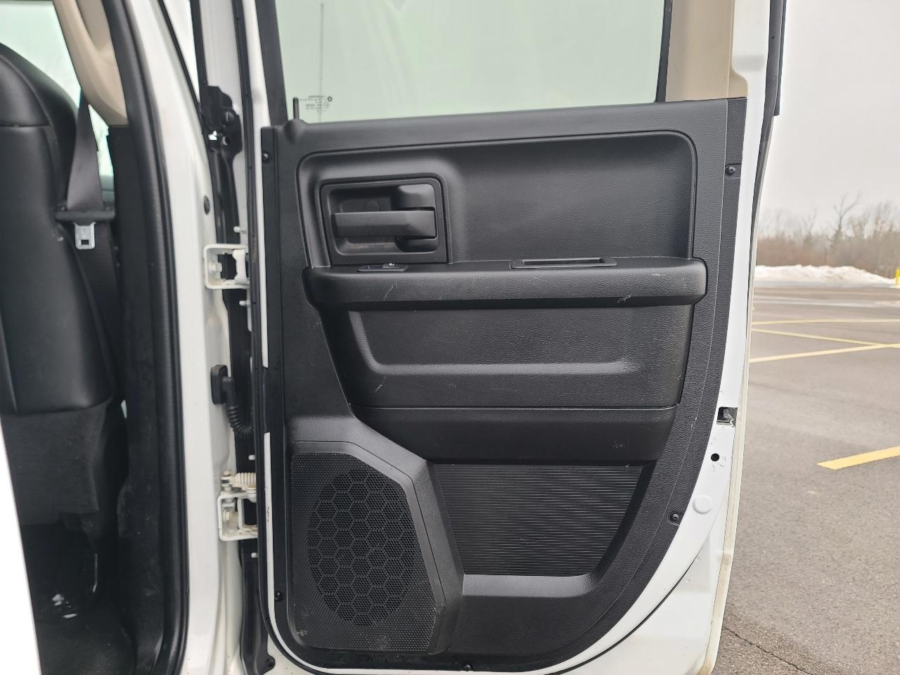 RAM 1500 Classic Tradesman Quad Cab 4WD 2023