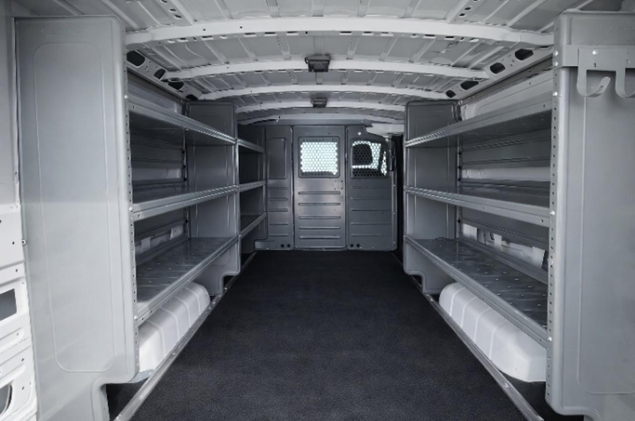 Nissan NV Cargo 2500 HD S V6 2020