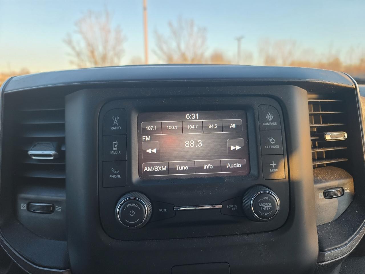 RAM 2500 Tradesman Crew Cab SWB 4WD 2022