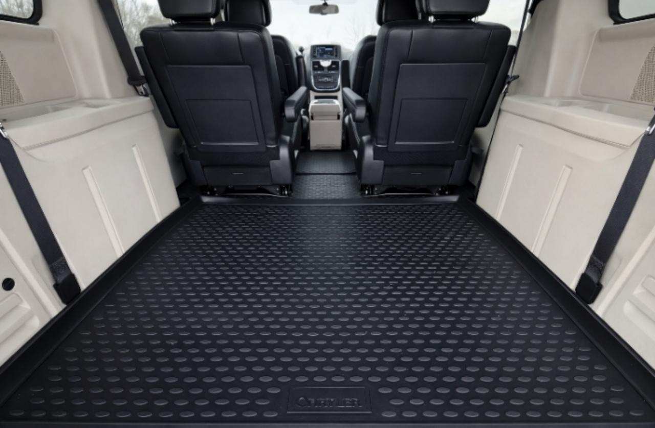 Chrysler Town & Country Touring 2014