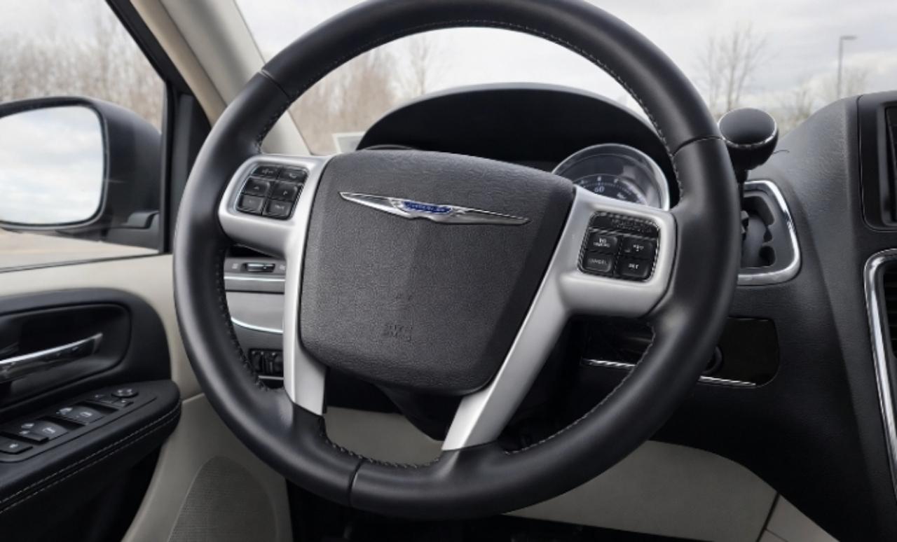 Chrysler Town & Country Touring 2014