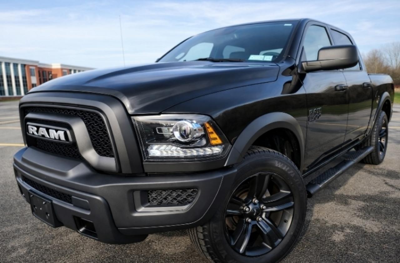 RAM 1500 Classic Warlock 4x4 Crew Cab 5'7" Box 2022