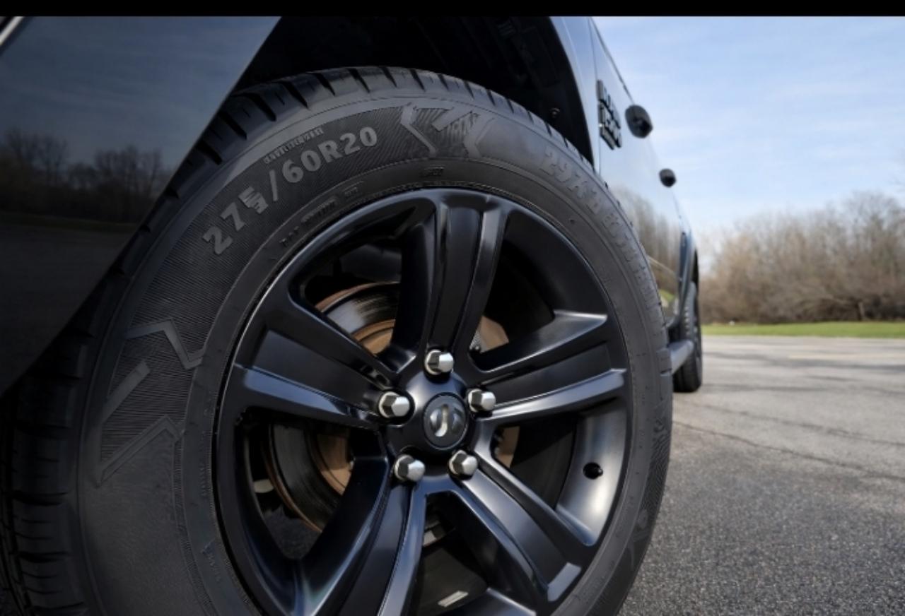 RAM 1500 Classic Warlock 4x4 Crew Cab 5'7" Box 2022