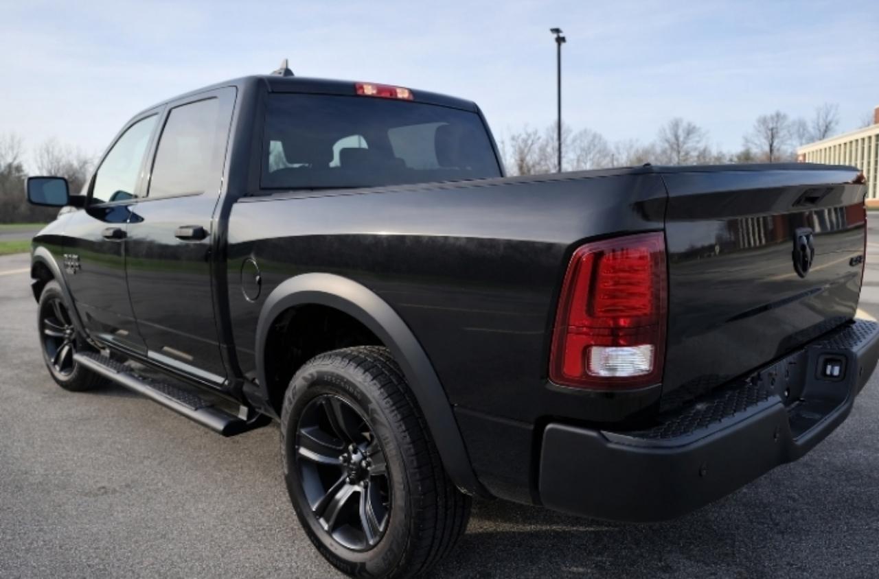 RAM 1500 Classic Warlock 4x4 Crew Cab 5'7" Box 2022