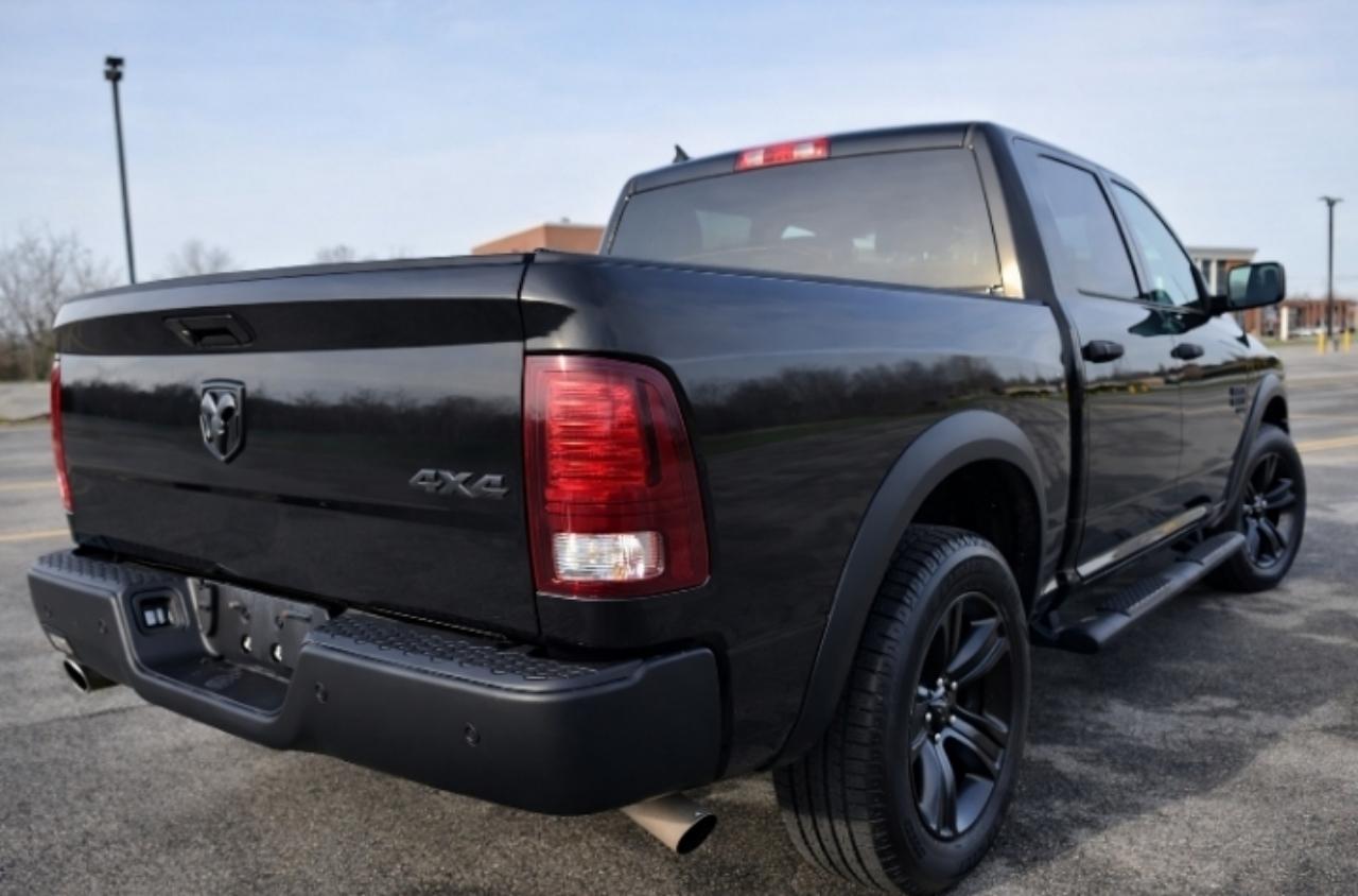 RAM 1500 Classic Warlock 4x4 Crew Cab 5'7" Box 2022