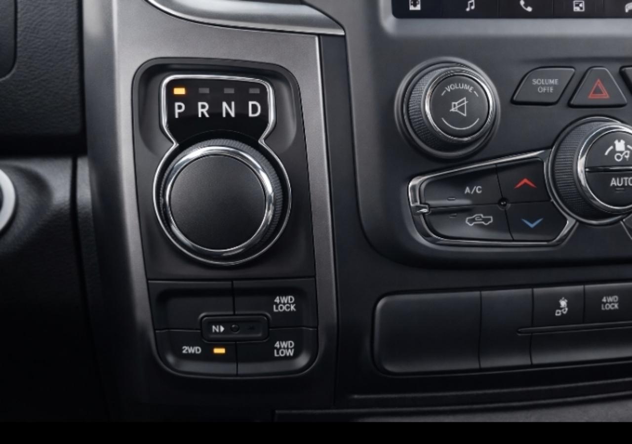 RAM 1500 Classic Warlock 4x4 Crew Cab 5'7" Box 2022