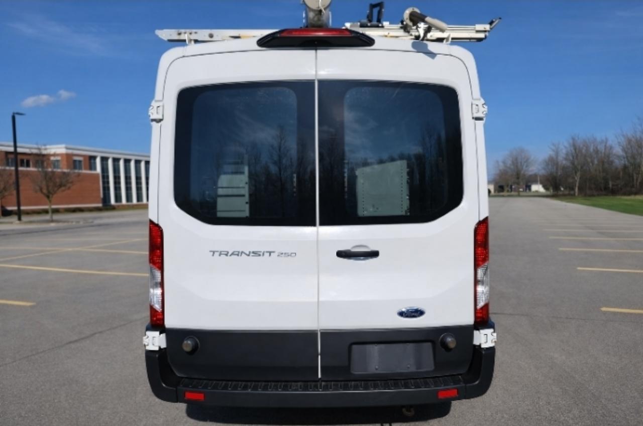 Ford Transit 250 Van Med. Roof w/Sliding Pass. 148-in. WB 2019