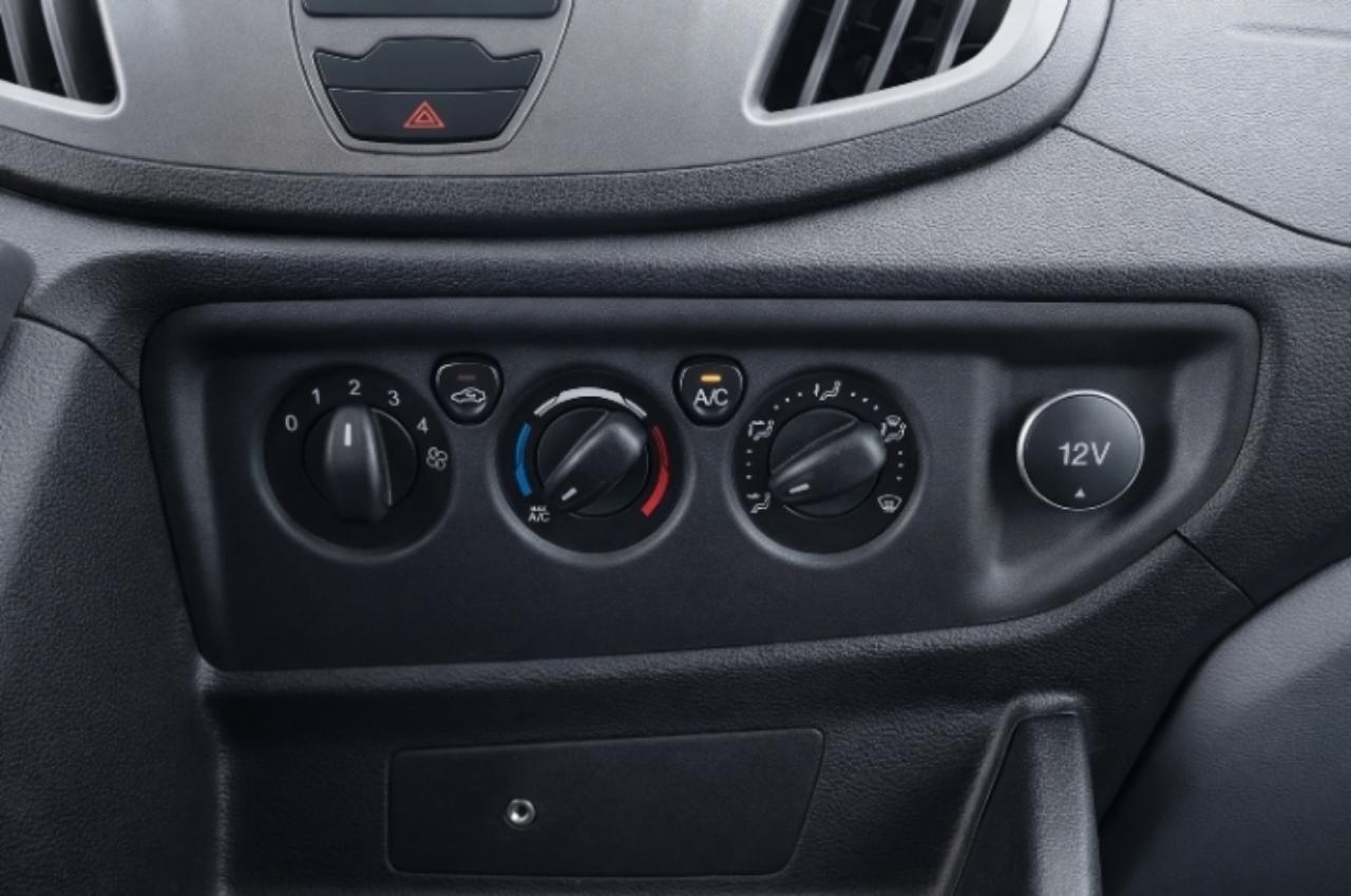 Ford Transit 250 Van Med. Roof w/Sliding Pass. 148-in. WB 2019