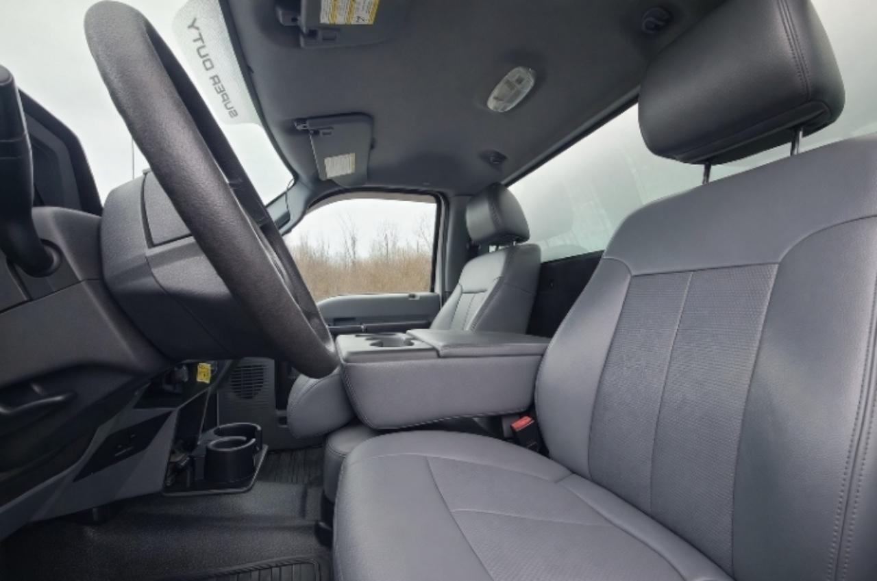 Ford F-550 Regular Cab DRW 2WD 2015