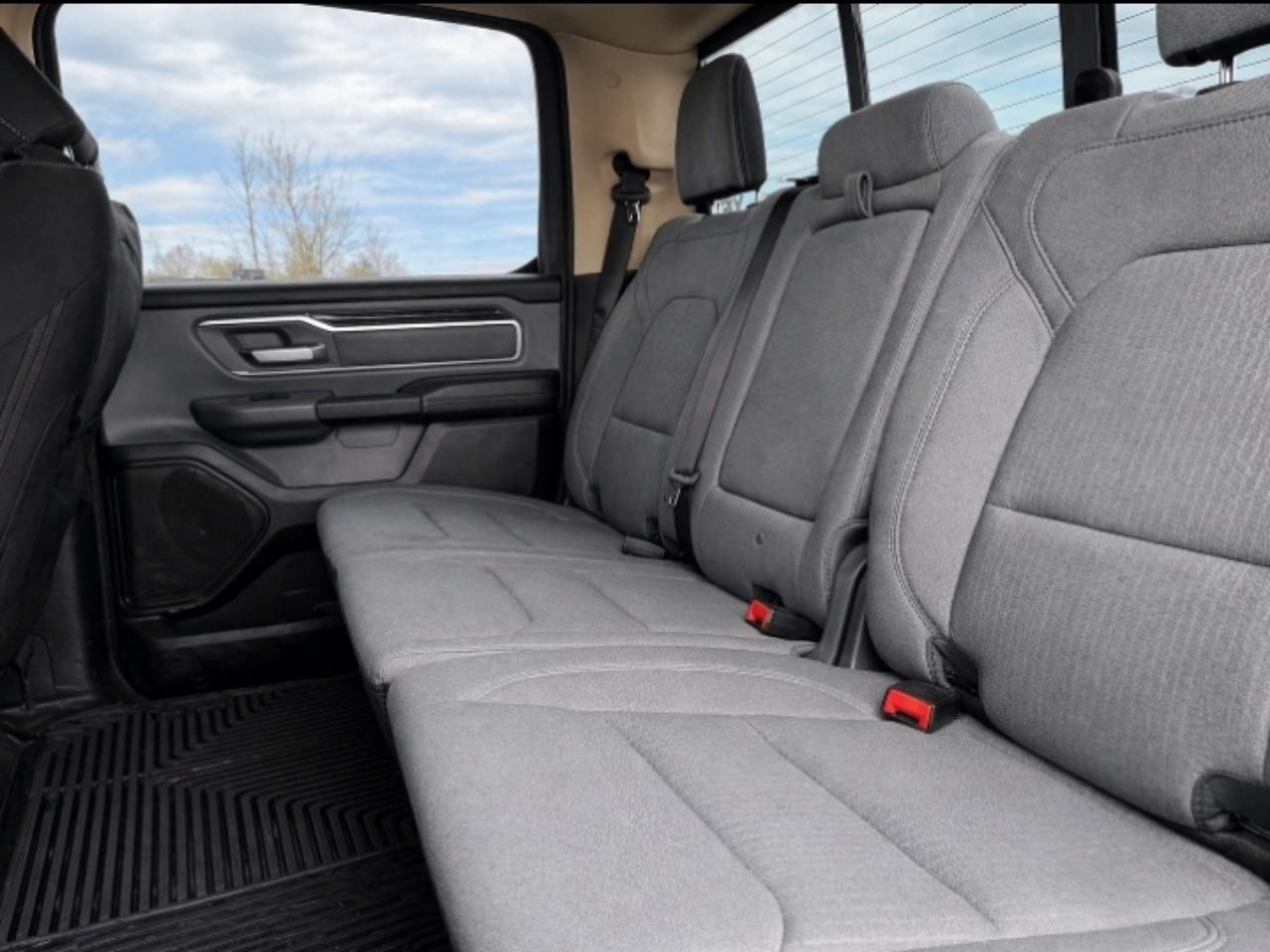 RAM 1500 Big Horn Crew Cab SWB 4WD 2020