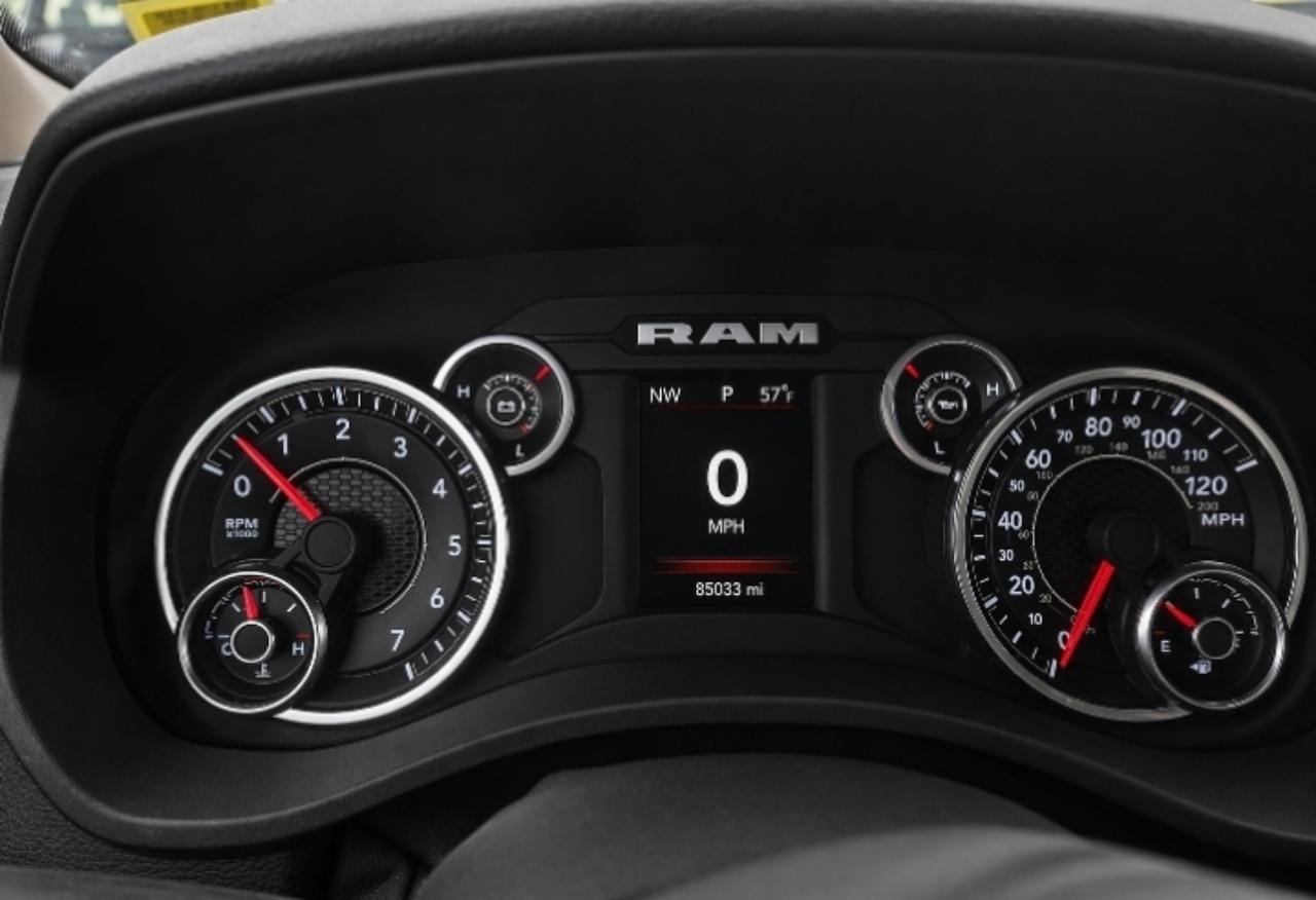 RAM 1500 Big Horn Crew Cab SWB 4WD 2020