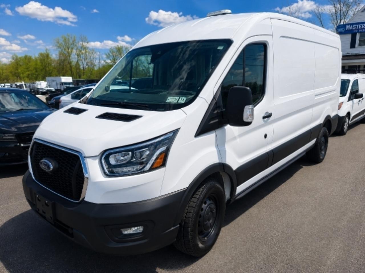 Ford Transit 250 Van Med. Roof w/Sliding Pass. 148-in. WB 2023