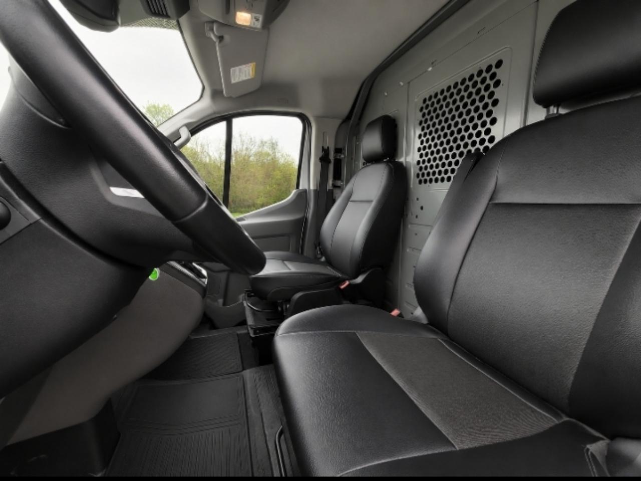 Ford Transit 150 Van Low Roof w/Sliding Pass. 148-in. WB 2023