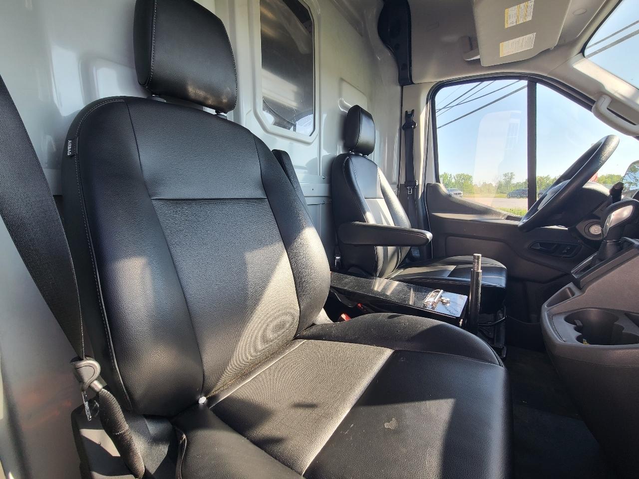 Ford Transit 250 Van Med. Roof w/Sliding Pass. 148-in. WB 2020