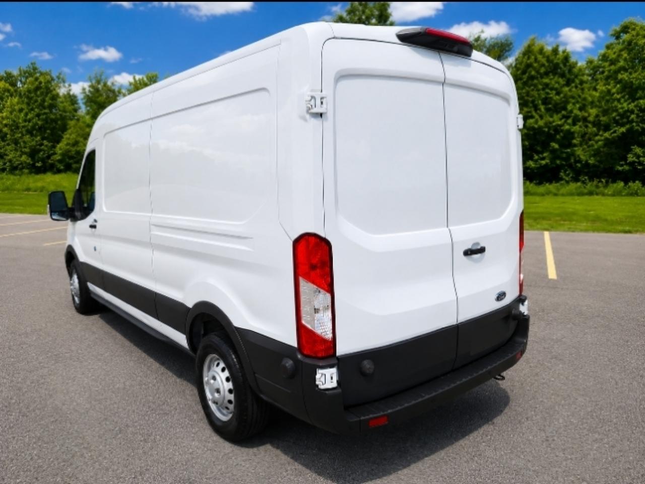Ford Transit 250 Van Med. Roof w/Sliding Pass. 148-in. WB 2020